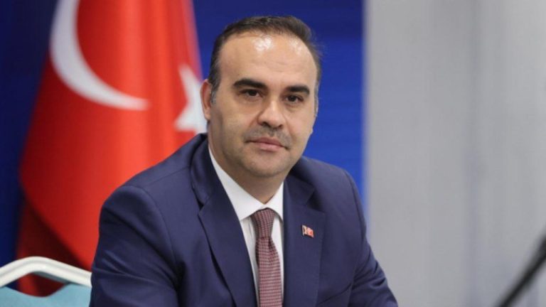 Bakan Kacır: Teknoloji girişimlerimizin yanında olmaya devam edeceğiz