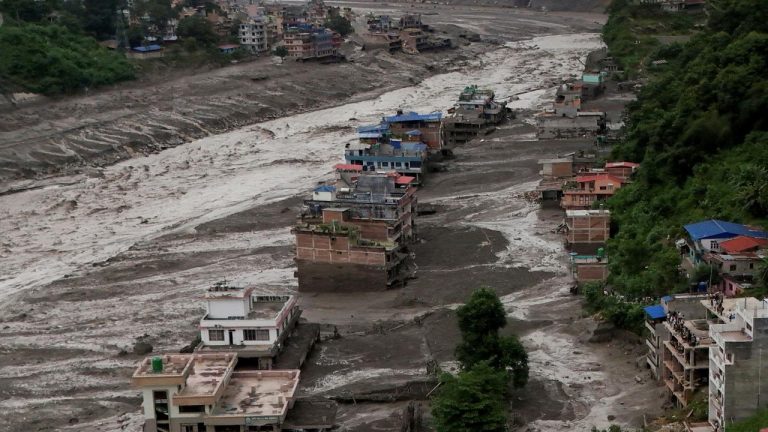 DSÖ: Nepal'deki sel nedeniyle 6 sağlık tesisi hasar gördü, 8 sağlık çalışanı kayboldu