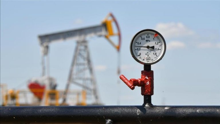 Brent petrolün varili 93,40 dolardan işlem görüyor