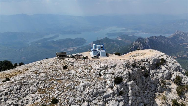 Akçal Kulesi'nden 3 ilin ormanlarına 7/24 gözetim