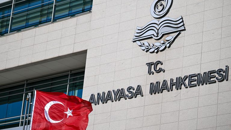 AYM'den Yeni Partiye isim savunması için 1 ay süre