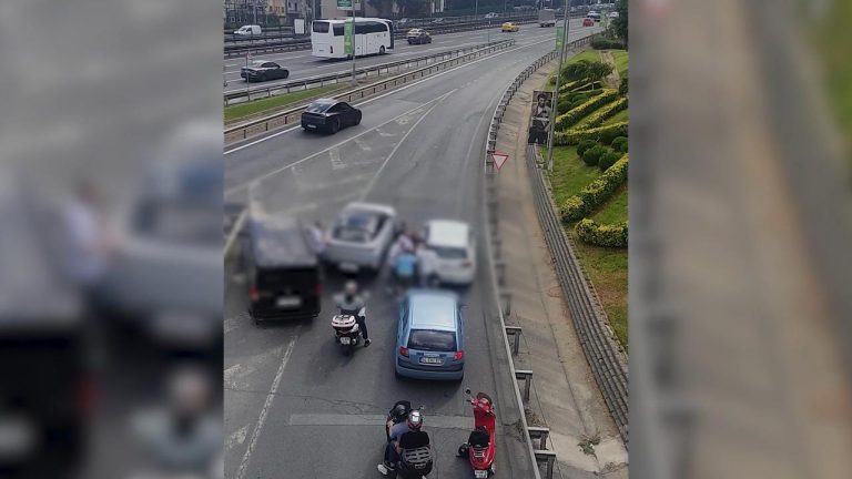 Trafikte kavga eden 3 sürücüye ceza yağdı