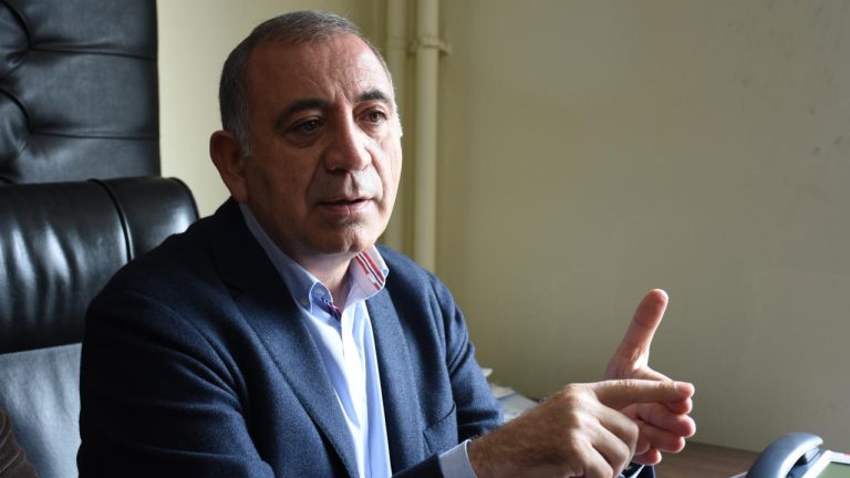 Gürsel Tekin'in CHP İstanbul İl Başkanlığı görevi sona erdi