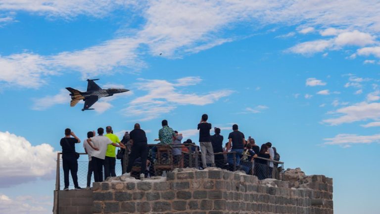 SOLOTÜRK Diyarbakır'da prova uçuşu yaptı