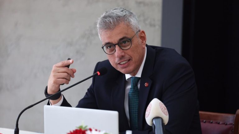 Bakan Memişoğlu : Türkiye'de toplumun sigaraya başlama yaş ortalaması 17