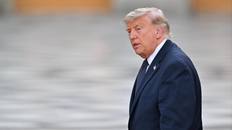 Trump, Rusya'ya yönelik yeni yaptırımları askıya alan kararname imzaladı