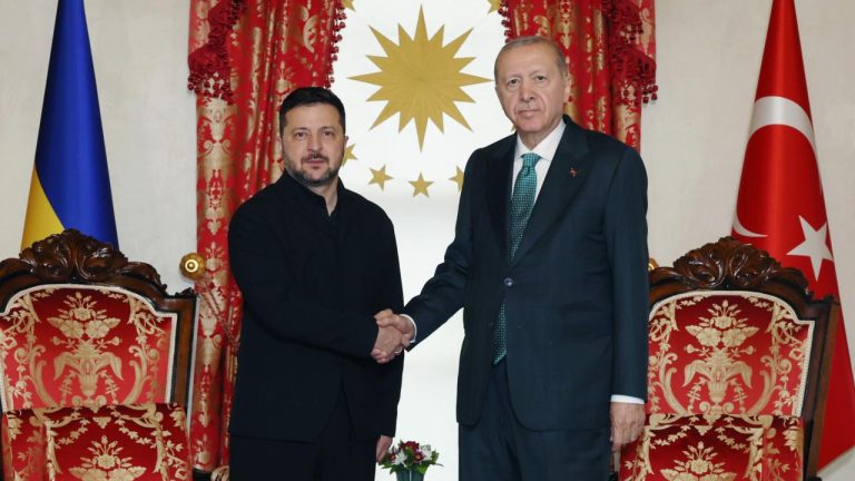 Ukrayna Devlet Başkanı Zelenskiy İstanbul'da