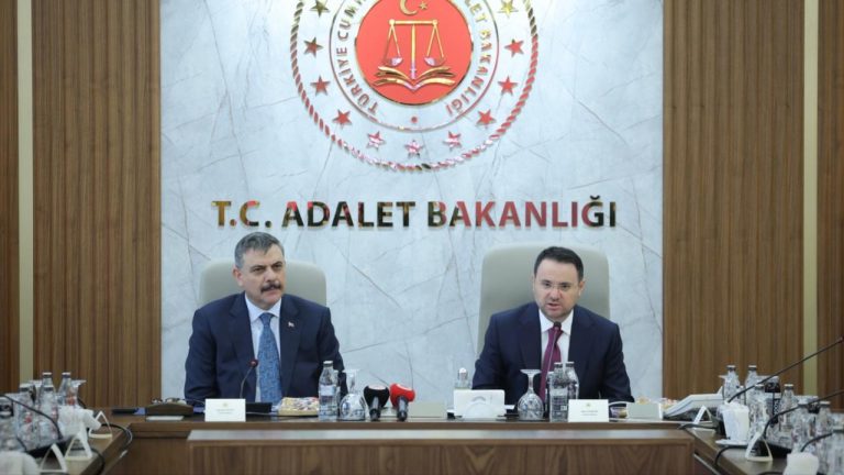 Bakanlar Çiftçi ve Gürlek bir araya geldi: Dolandırıcılıkla Mücadele Merkezi kuruluyor