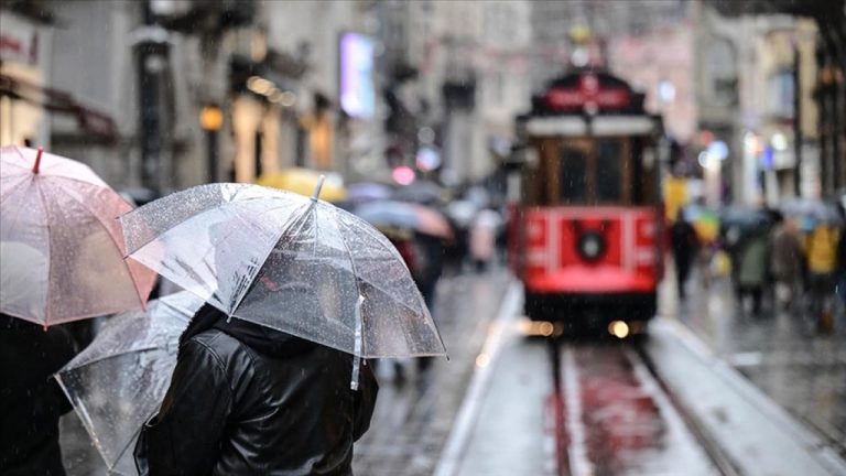 İstanbul için kuvvetli fırtına ve sağanak uyarısı