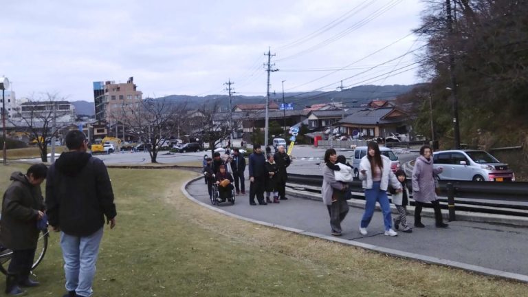 Tarihin en büyük depremi sanıldı: 9.9'luk alarm Japonya'yı ayağa kaldırdı