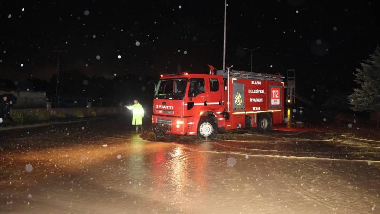 Elazığ'da sağanak etkili oldu