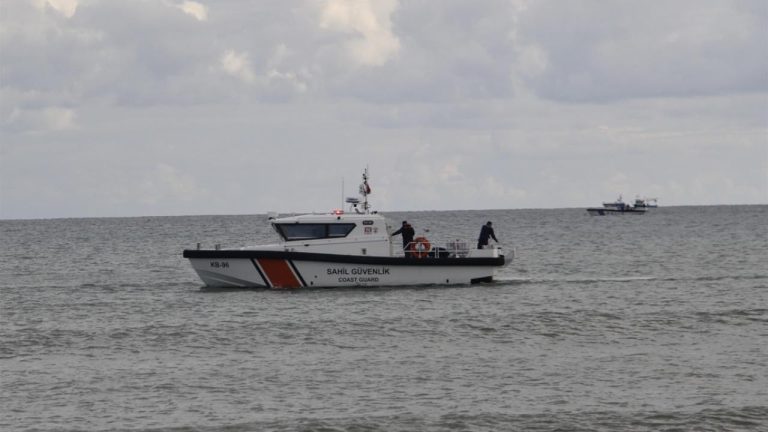 Sinop'ta denizde kaybolan polis memuru aranıyor